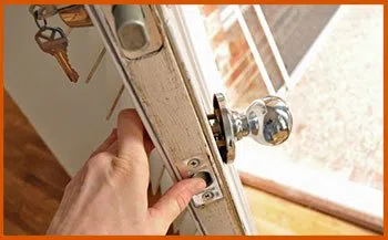 Utica MI Locksmith Store Utica, MI 586-251-0007 - 12-changing-locks